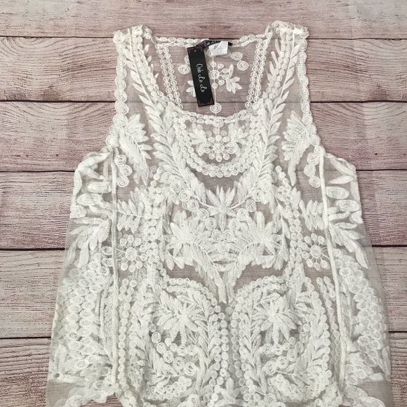 NWT! Lace summer top - Picture 3 of 4